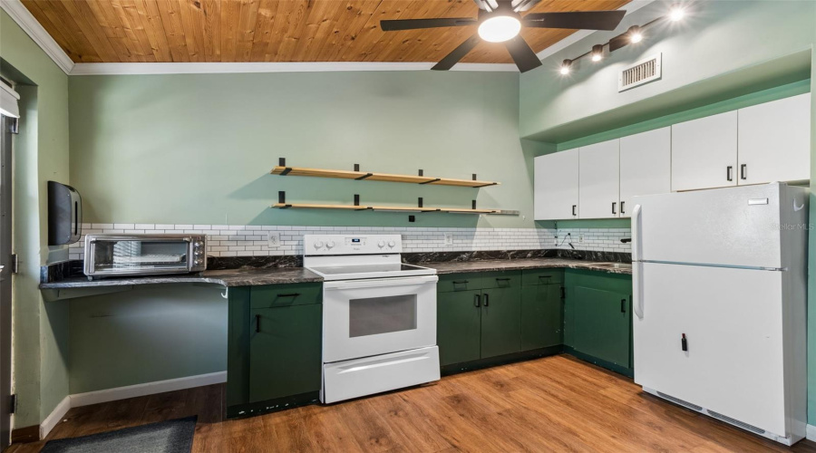 St Petersburg, Florida 33715, 4 Bedroom Bedrooms, ,3 Bathroombathrooms,Residential,For Sale,Pinellas Bayway,0,Mfrtb8505494