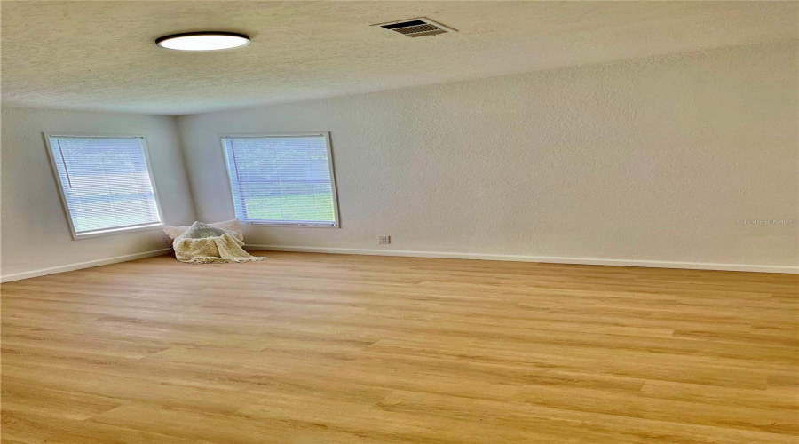 Orlando, Florida 32824, 4 Bedroom Bedrooms, ,2 Bathroombathrooms,Residential,For Sale,3Rd,0,Mfrs5156065