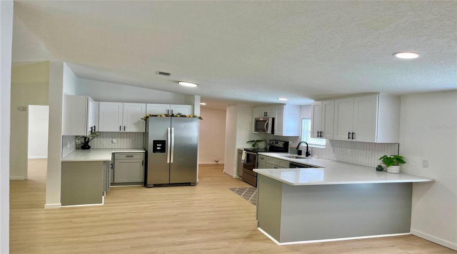 Orlando, Florida 32824, 4 Bedroom Bedrooms, ,2 Bathroombathrooms,Residential,For Sale,3Rd,0,Mfrs5156065
