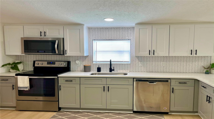 Orlando, Florida 32824, 4 Bedroom Bedrooms, ,2 Bathroombathrooms,Residential,For Sale,3Rd,0,Mfrs5156065