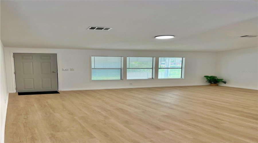 Orlando, Florida 32824, 4 Bedroom Bedrooms, ,2 Bathroombathrooms,Residential,For Sale,3Rd,0,Mfrs5156065