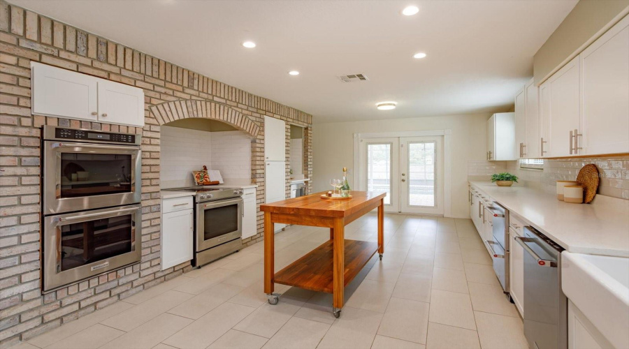 Winter Springs, Florida 32708, 4 Bedroom Bedrooms, ,3 Bathroombathrooms,Residential,For Sale,Courtland,0,Mfro6435785
