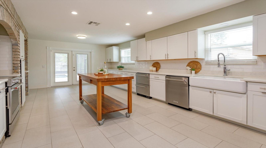 Winter Springs, Florida 32708, 4 Bedroom Bedrooms, ,3 Bathroombathrooms,Residential,For Sale,Courtland,0,Mfro6435785