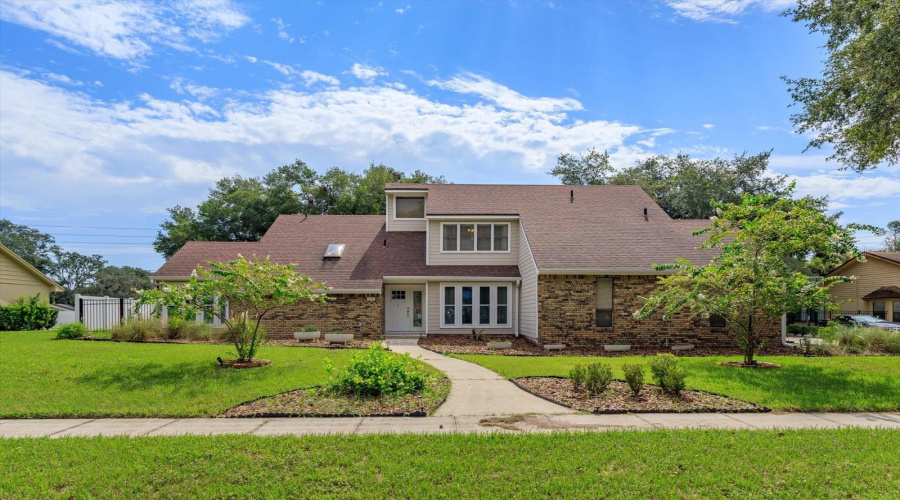 Winter Springs, Florida 32708, 4 Bedroom Bedrooms, ,3 Bathroombathrooms,Residential,For Sale,Courtland,0,Mfro6435785