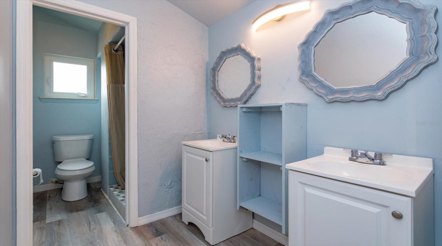 Winter Springs, Florida 32708, 4 Bedroom Bedrooms, ,3 Bathroombathrooms,Residential,For Sale,Courtland,0,Mfro6435785