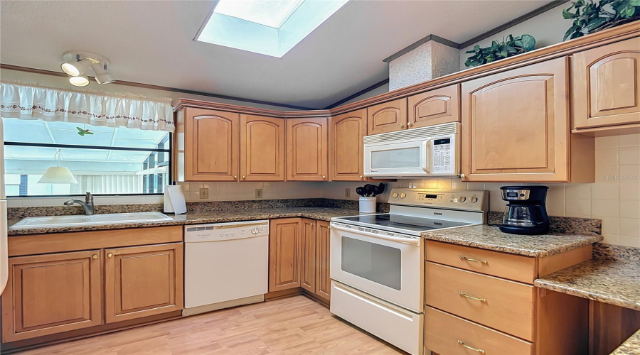 Zephyrhills, Florida 33541, 2 Bedroom Bedrooms, ,2 Bathroombathrooms,Residential,For Sale,Brisa,0,Mfrtb8505910