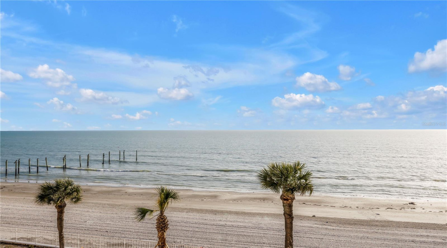 Redington Beach, Florida 33708, 3 Bedroom Bedrooms, ,3 Bathroombathrooms,Residential,For Sale,Gulf,0,Mfrtb8477072