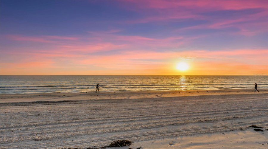 Redington Beach, Florida 33708, 3 Bedroom Bedrooms, ,3 Bathroombathrooms,Residential,For Sale,Gulf,0,Mfrtb8477072