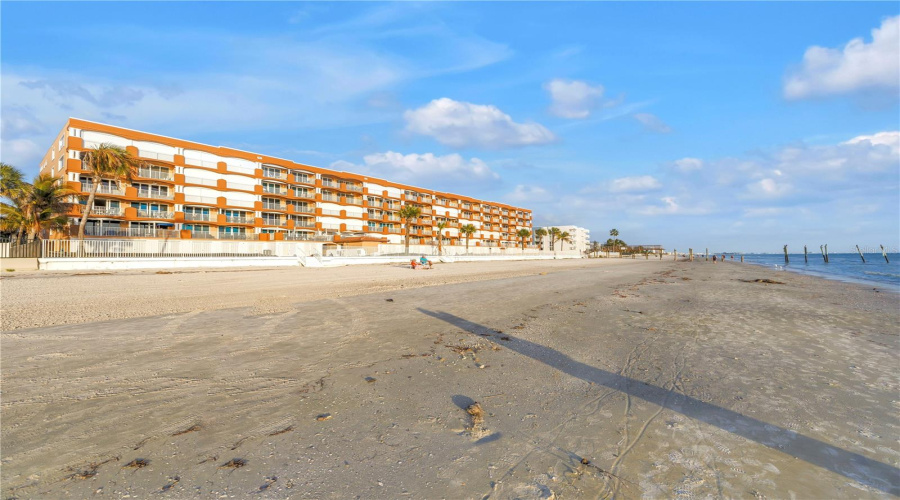 Redington Beach, Florida 33708, 3 Bedroom Bedrooms, ,3 Bathroombathrooms,Residential,For Sale,Gulf,0,Mfrtb8477072