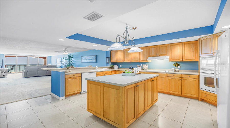 Redington Beach, Florida 33708, 3 Bedroom Bedrooms, ,3 Bathroombathrooms,Residential,For Sale,Gulf,0,Mfrtb8477072
