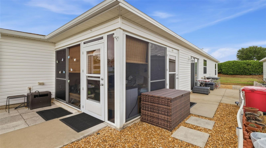 Enclosed Front Lanai