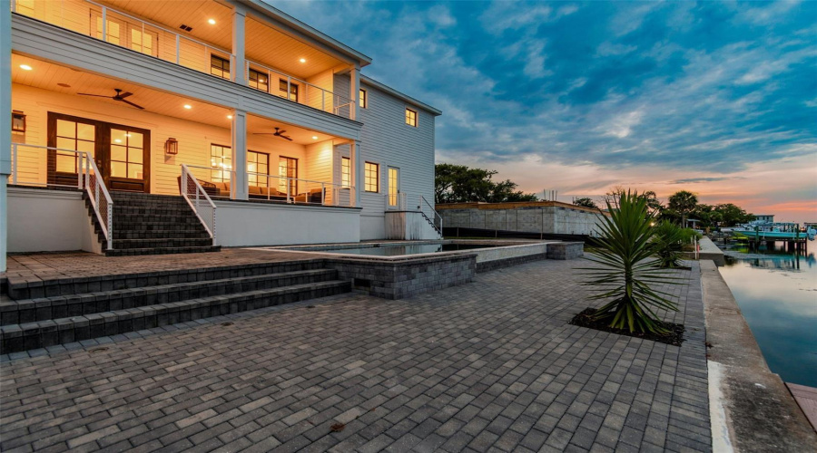 Tampa, Florida 33609, 5 Bedroom Bedrooms, ,5 Bathroombathrooms,Residential,For Sale,Mariner,0,Mfrtb8524372