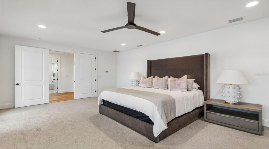 Tampa, Florida 33609, 5 Bedroom Bedrooms, ,5 Bathroombathrooms,Residential,For Sale,Mariner,0,Mfrtb8524372