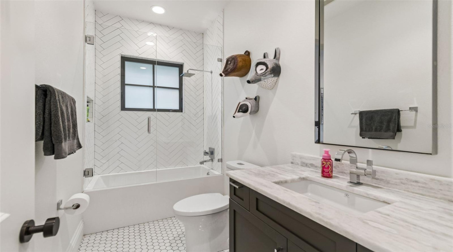 Tampa, Florida 33609, 5 Bedroom Bedrooms, ,5 Bathroombathrooms,Residential,For Sale,Mariner,0,Mfrtb8524372