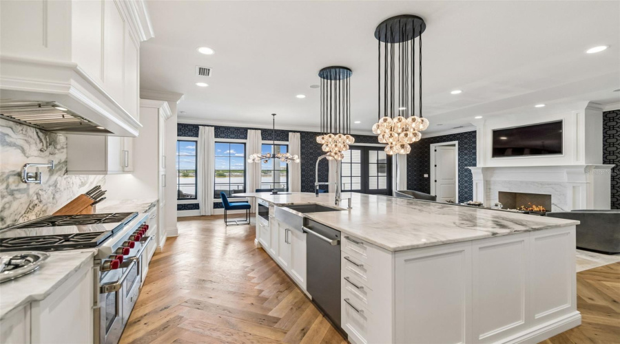 Tampa, Florida 33609, 5 Bedroom Bedrooms, ,5 Bathroombathrooms,Residential,For Sale,Mariner,0,Mfrtb8524372