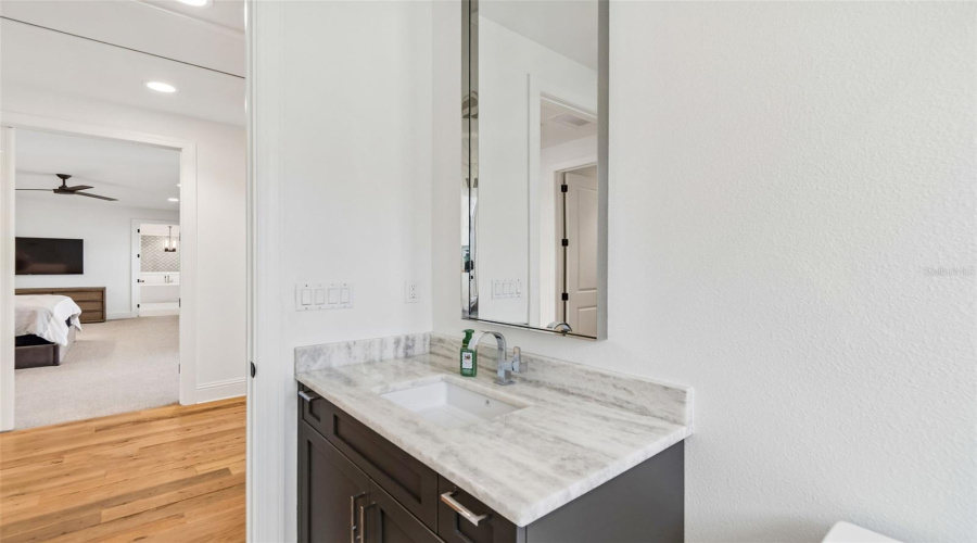 Tampa, Florida 33609, 5 Bedroom Bedrooms, ,5 Bathroombathrooms,Residential,For Sale,Mariner,0,Mfrtb8524372