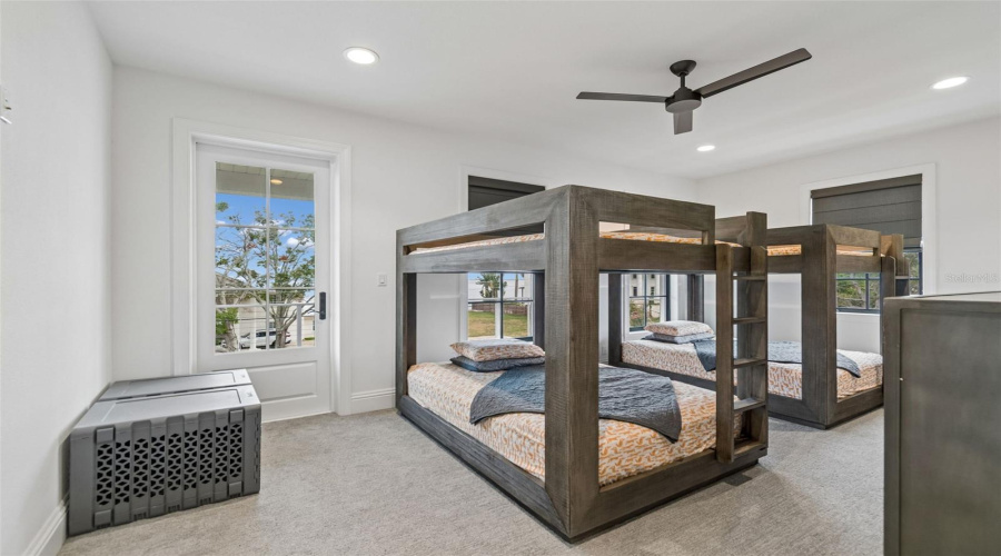 Tampa, Florida 33609, 5 Bedroom Bedrooms, ,5 Bathroombathrooms,Residential,For Sale,Mariner,0,Mfrtb8524372