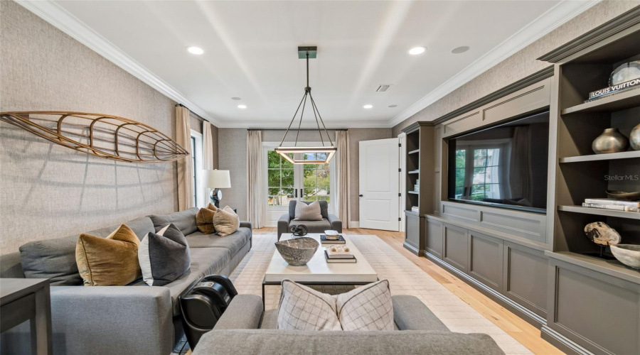 Tampa, Florida 33609, 5 Bedroom Bedrooms, ,5 Bathroombathrooms,Residential,For Sale,Mariner,0,Mfrtb8524372