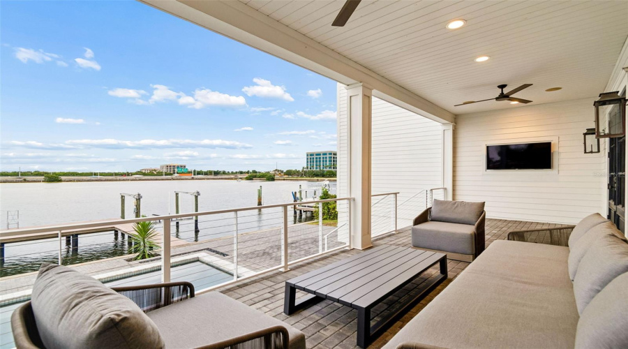Tampa, Florida 33609, 5 Bedroom Bedrooms, ,5 Bathroombathrooms,Residential,For Sale,Mariner,0,Mfrtb8524372