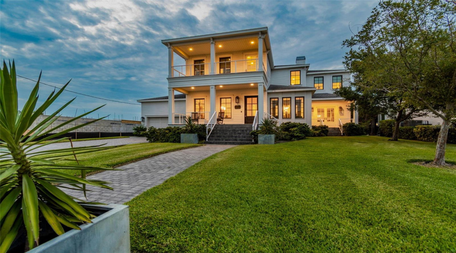 Tampa, Florida 33609, 5 Bedroom Bedrooms, ,5 Bathroombathrooms,Residential,For Sale,Mariner,0,Mfrtb8524372