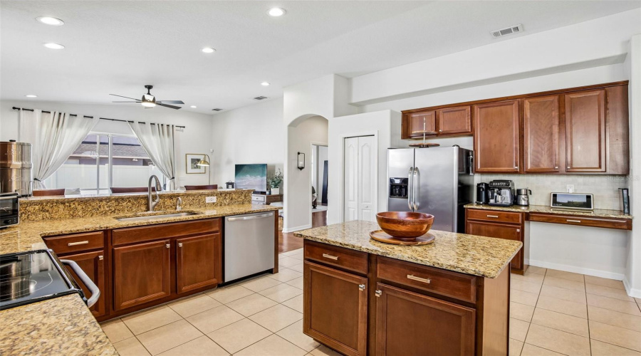 Bradenton, Florida 34203, 3 Bedroom Bedrooms, ,2 Bathroombathrooms,Residential,For Sale,58Th,0,Mfra4698329