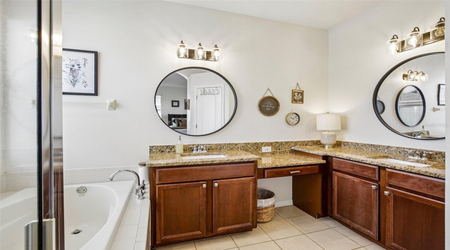 Bradenton, Florida 34203, 3 Bedroom Bedrooms, ,2 Bathroombathrooms,Residential,For Sale,58Th,0,Mfra4698329