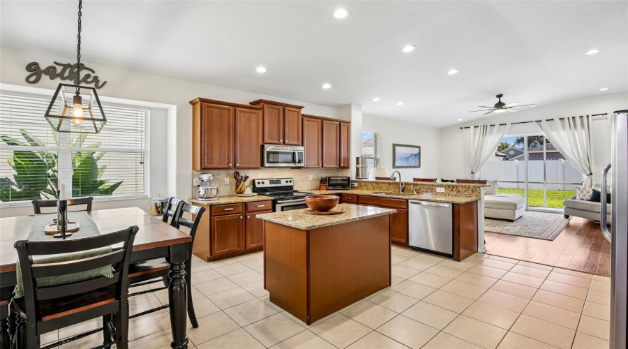 Bradenton, Florida 34203, 3 Bedroom Bedrooms, ,2 Bathroombathrooms,Residential,For Sale,58Th,0,Mfra4698329