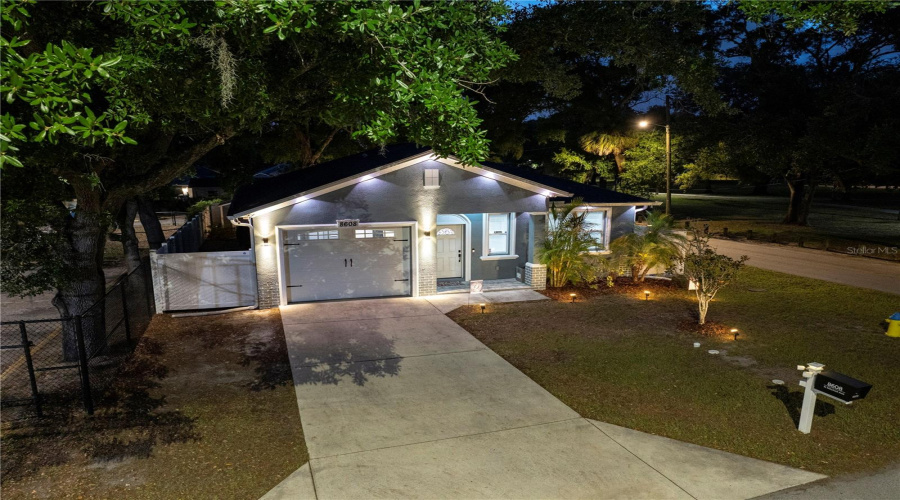 Tampa, Florida 33604, 3 Bedroom Bedrooms, ,2 Bathroombathrooms,Residential,For Sale,Mitchell,0,Mfrtb8527285