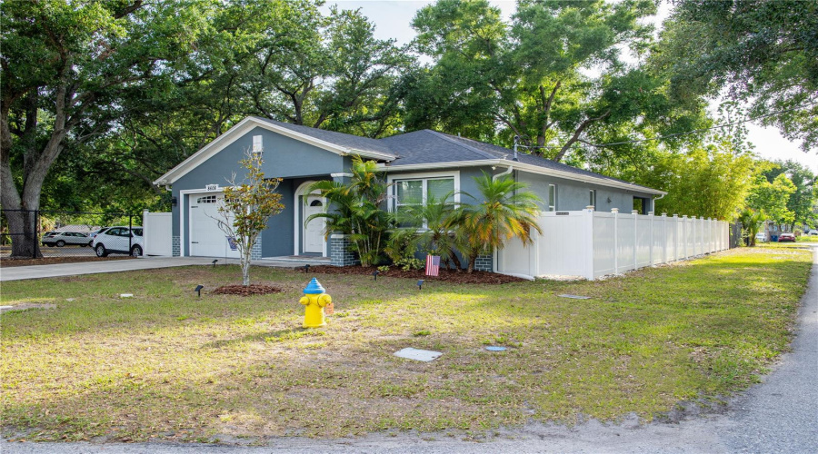 Tampa, Florida 33604, 3 Bedroom Bedrooms, ,2 Bathroombathrooms,Residential,For Sale,Mitchell,0,Mfrtb8527285
