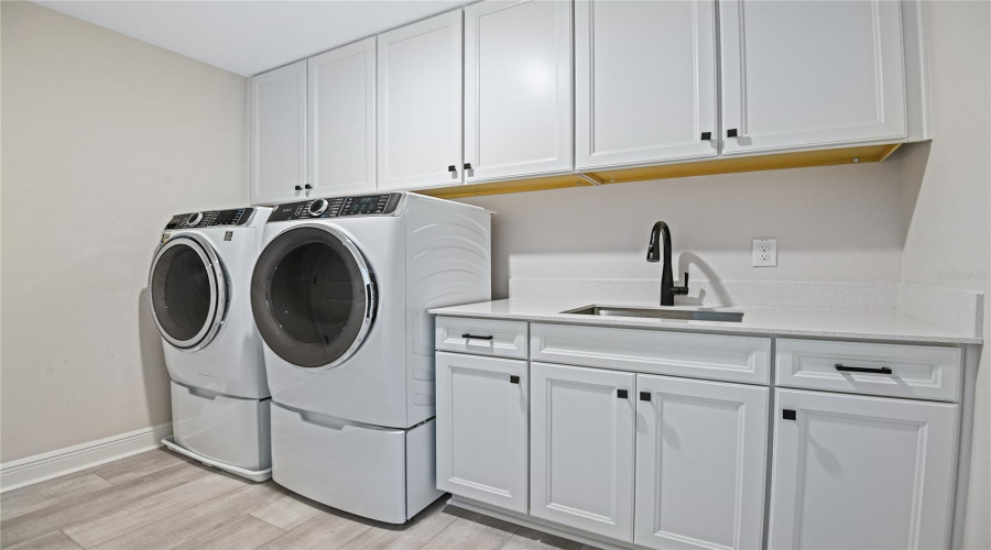Winter Haven, Florida 33884, 5 Bedroom Bedrooms, ,3 Bathroombathrooms,Residential,For Sale,Kinsley,0,Mfrs5150451
