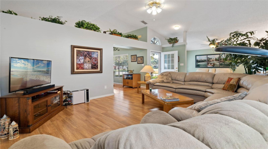 Leesburg, Florida 34748, 2 Bedroom Bedrooms, ,2 Bathroombathrooms,Residential,For Sale,Hibiscus,0,Mfrtb8460495