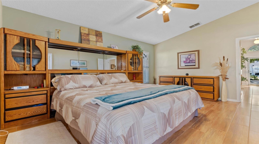 Leesburg, Florida 34748, 2 Bedroom Bedrooms, ,2 Bathroombathrooms,Residential,For Sale,Hibiscus,0,Mfrtb8460495