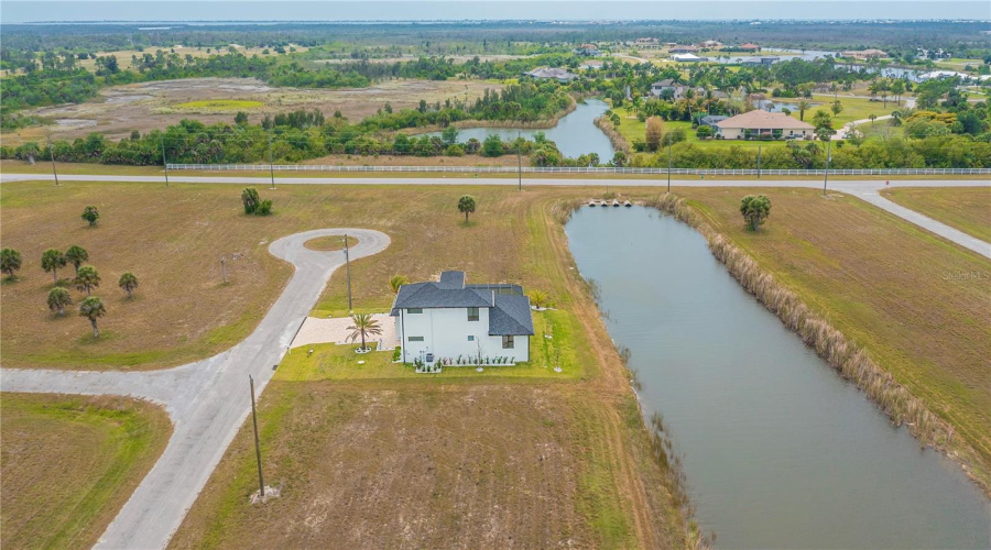 Waterfront Home On A Private Cul-De-Sac.