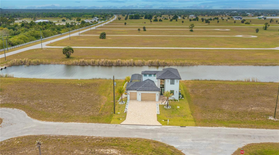 Waterfront Home On A Private Cul-De-Sac.