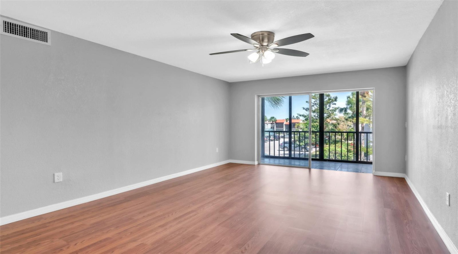 Sarasota, Florida 34232, 2 Bedroom Bedrooms, ,2 Bathroombathrooms,Residential,For Sale,Beneva,0,Mfrtb8516148