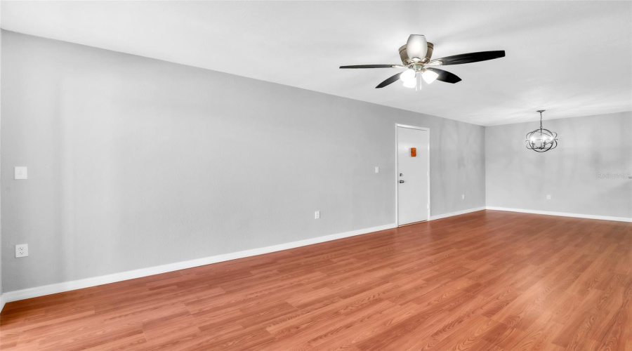 Sarasota, Florida 34232, 2 Bedroom Bedrooms, ,2 Bathroombathrooms,Residential,For Sale,Beneva,0,Mfrtb8516148