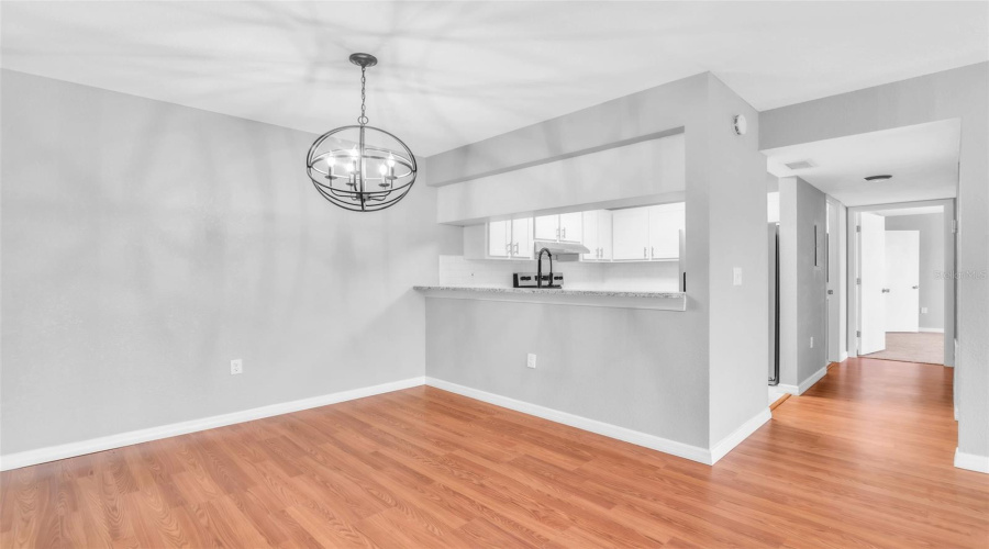 Sarasota, Florida 34232, 2 Bedroom Bedrooms, ,2 Bathroombathrooms,Residential,For Sale,Beneva,0,Mfrtb8516148