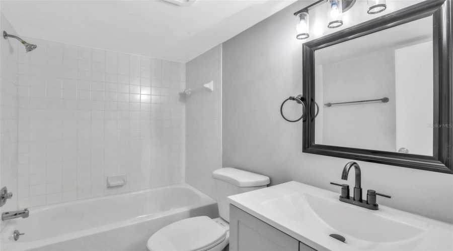 Sarasota, Florida 34232, 2 Bedroom Bedrooms, ,2 Bathroombathrooms,Residential,For Sale,Beneva,0,Mfrtb8516148