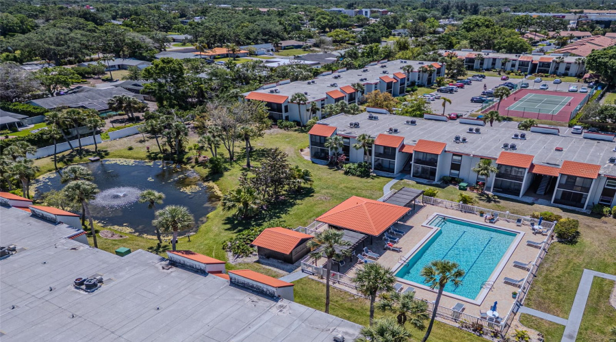 Sarasota, Florida 34232, 2 Bedroom Bedrooms, ,2 Bathroombathrooms,Residential,For Sale,Beneva,0,Mfrtb8516148