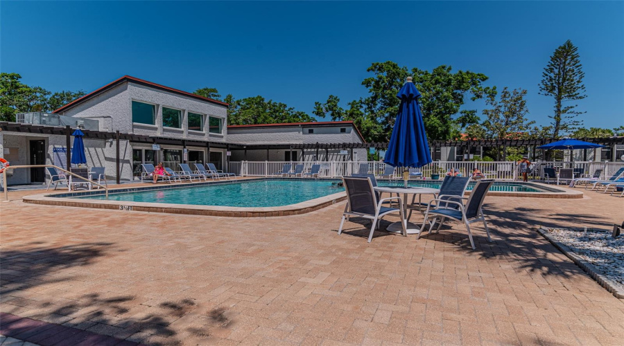 Sarasota, Florida 34232, 2 Bedroom Bedrooms, ,2 Bathroombathrooms,Residential,For Sale,Beneva,0,Mfrtb8516148
