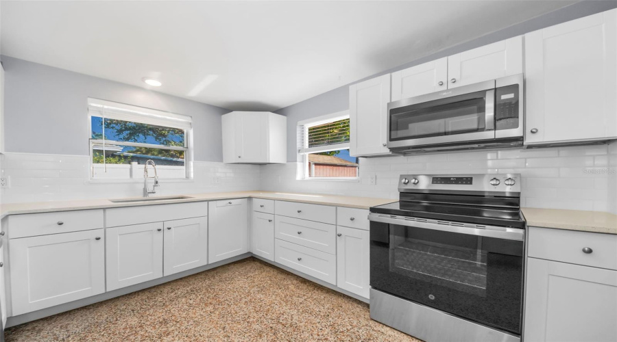 St Pete Beach, Florida 33706, 2 Bedroom Bedrooms, ,2 Bathroombathrooms,Residential,For Sale,88Th,0,Mfrw7880900