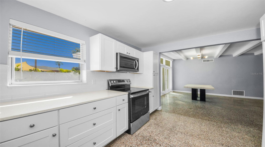 St Pete Beach, Florida 33706, 2 Bedroom Bedrooms, ,2 Bathroombathrooms,Residential,For Sale,88Th,0,Mfrw7880900