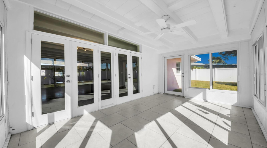 St Pete Beach, Florida 33706, 2 Bedroom Bedrooms, ,2 Bathroombathrooms,Residential,For Sale,88Th,0,Mfrw7880900