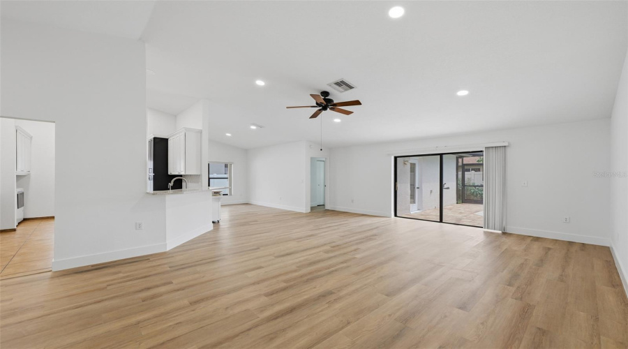 Brandon, Florida 33511, 3 Bedroom Bedrooms, ,2 Bathroombathrooms,Residential,For Sale,Flaxwood,0,Mfrtb8543003