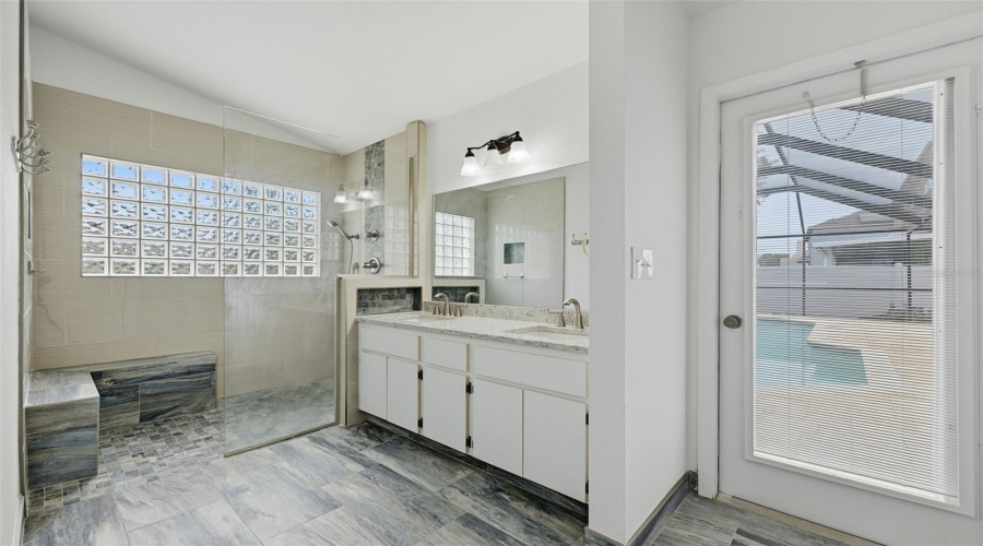 Brandon, Florida 33511, 3 Bedroom Bedrooms, ,2 Bathroombathrooms,Residential,For Sale,Flaxwood,0,Mfrtb8543003