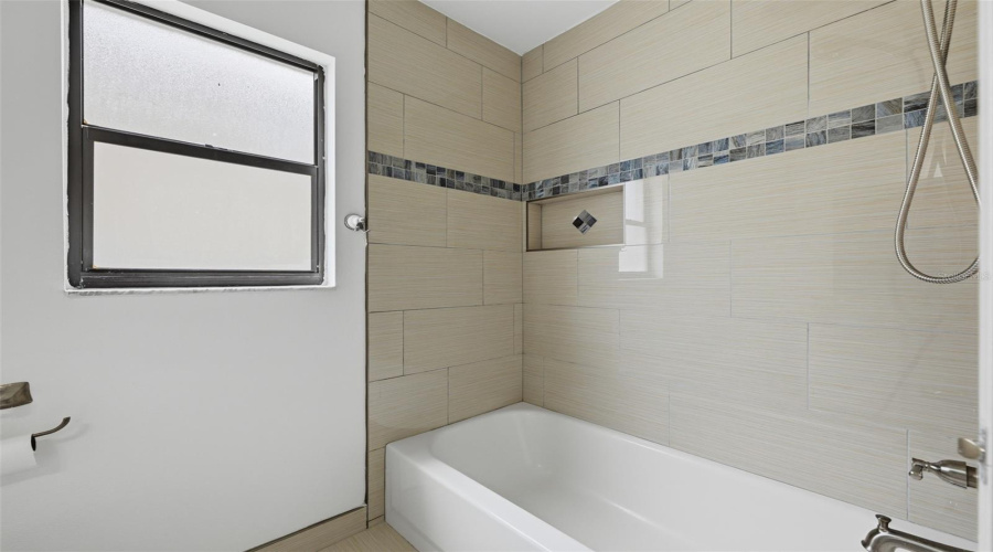Brandon, Florida 33511, 3 Bedroom Bedrooms, ,2 Bathroombathrooms,Residential,For Sale,Flaxwood,0,Mfrtb8543003