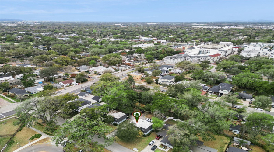 Orlando, Florida 32804, 2 Bedroom Bedrooms, ,1 Bathroombathrooms,Residential,For Sale,Elizabeth,0,Mfro6386693