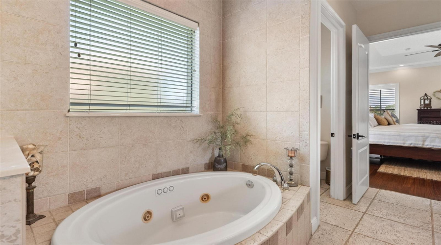 Jetted Garden Tub