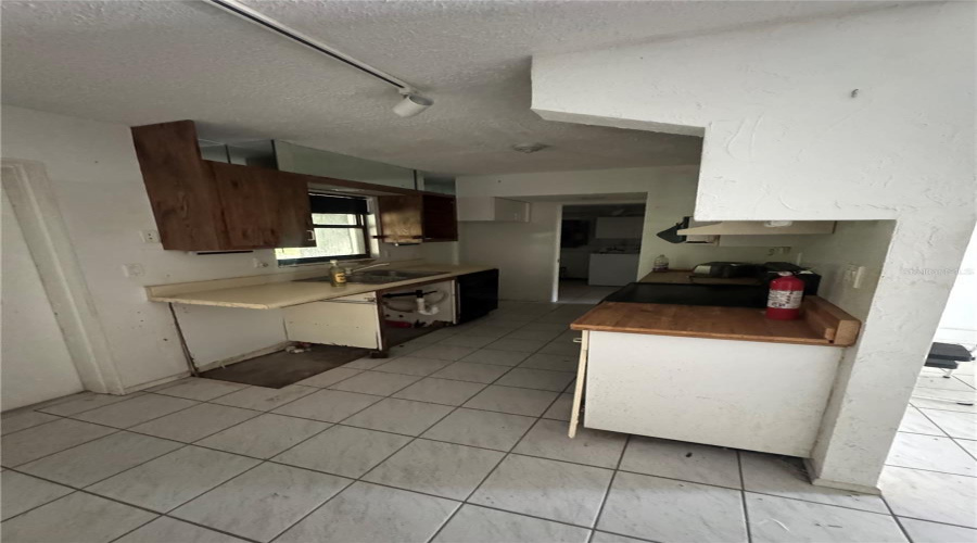 Sarasota, Florida 34232, 3 Bedroom Bedrooms, ,2 Bathroombathrooms,Residential,For Sale,Hawkeye,0,Mfrg5116987