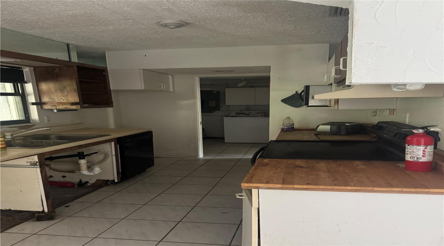 Sarasota, Florida 34232, 3 Bedroom Bedrooms, ,2 Bathroombathrooms,Residential,For Sale,Hawkeye,0,Mfrg5116987